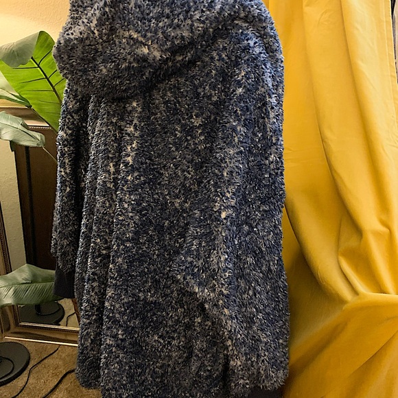 G.I.L.I. Cloud jacket with hood - Picture 14 of 16